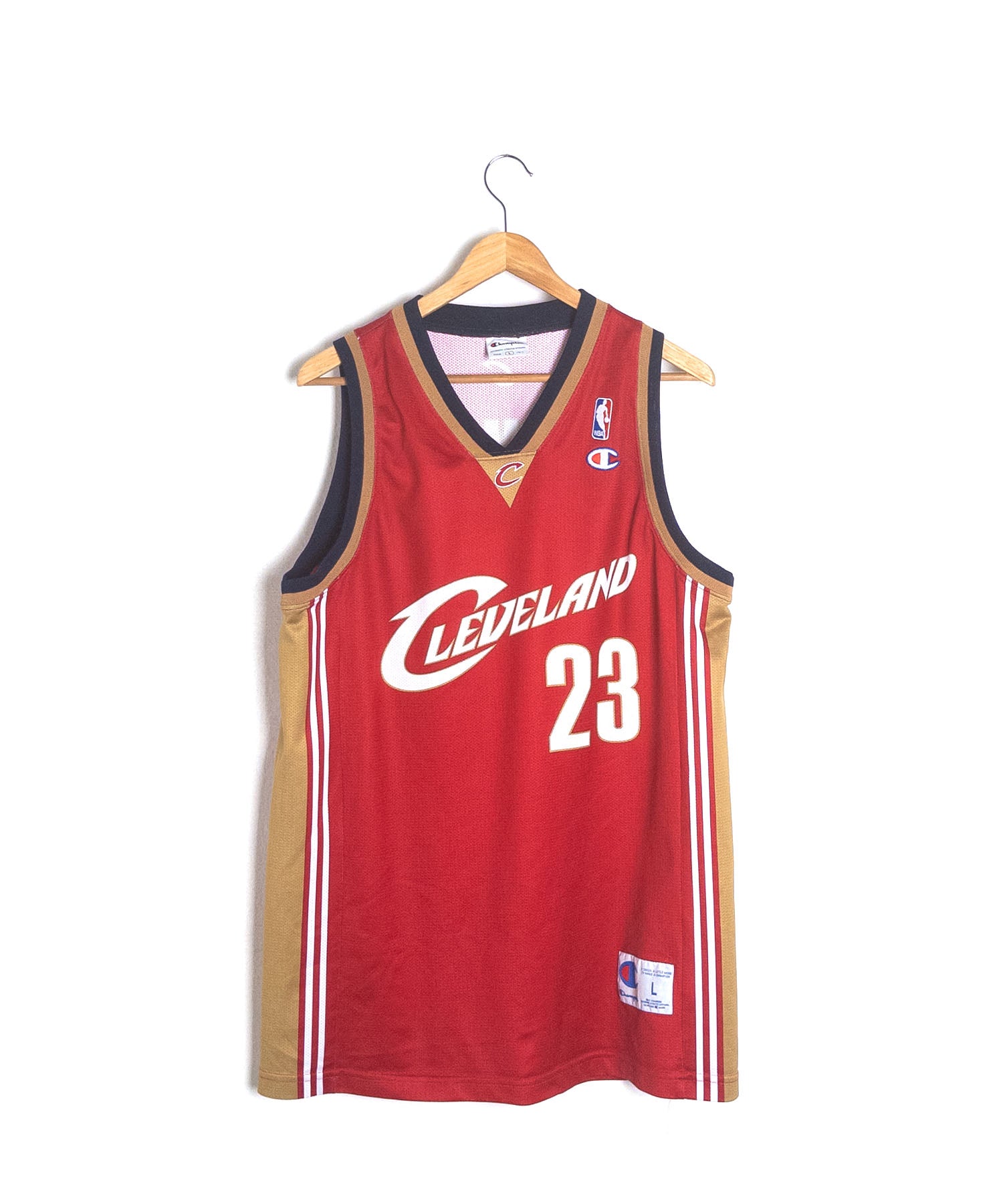 Canotta Basket Cleveland Champion-Champion-fronte.jpg; Canotta Basket Cleveland Champion-Champion-retro.jpg