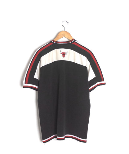 Maglia Chicago Bulls Champion-Champion-fronte.jpg; Maglia Chicago Bulls Champion-Champion-retro.jpg