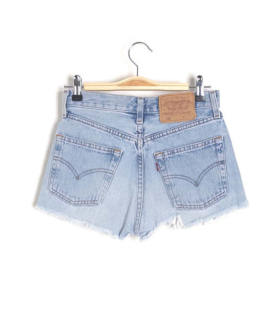 Shorts Levi's 501-Levi's-fronte.jpg; Shorts Levi's 501-Levi's-retro.jpg